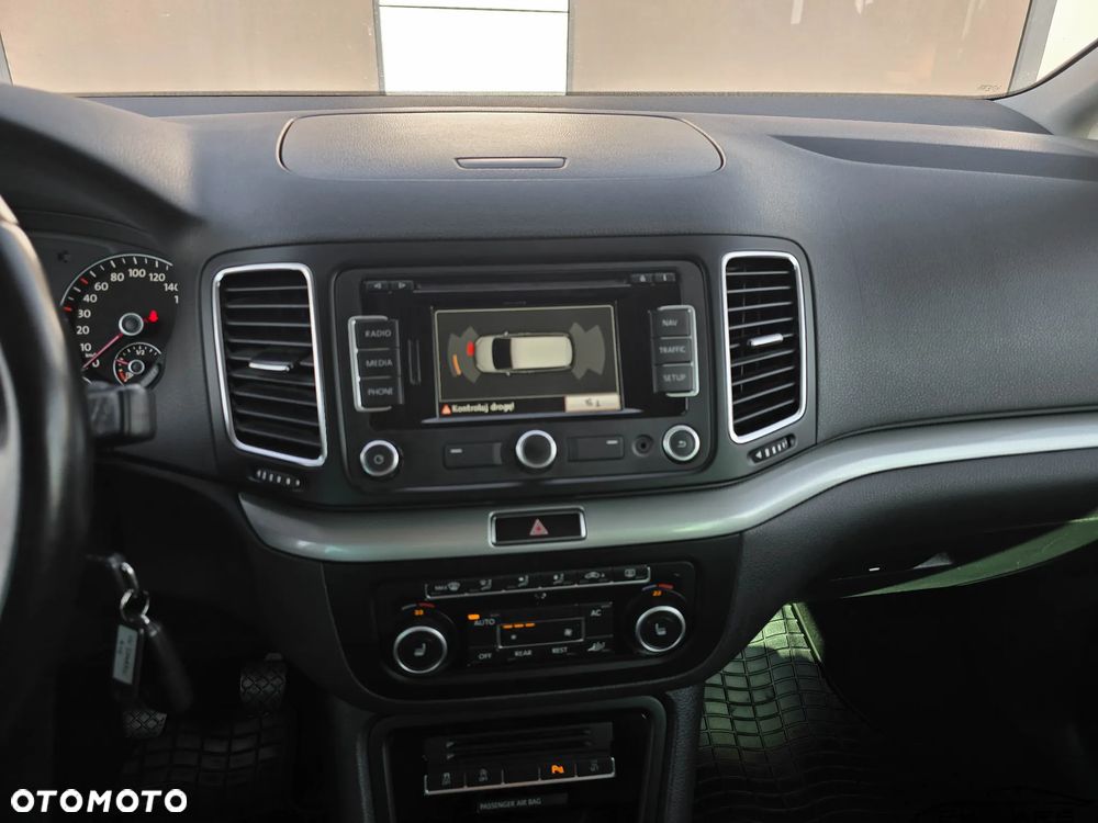 Volkswagen Sharan 2.0 TDI 4MOTION BlueMotion Technology Highline - 28