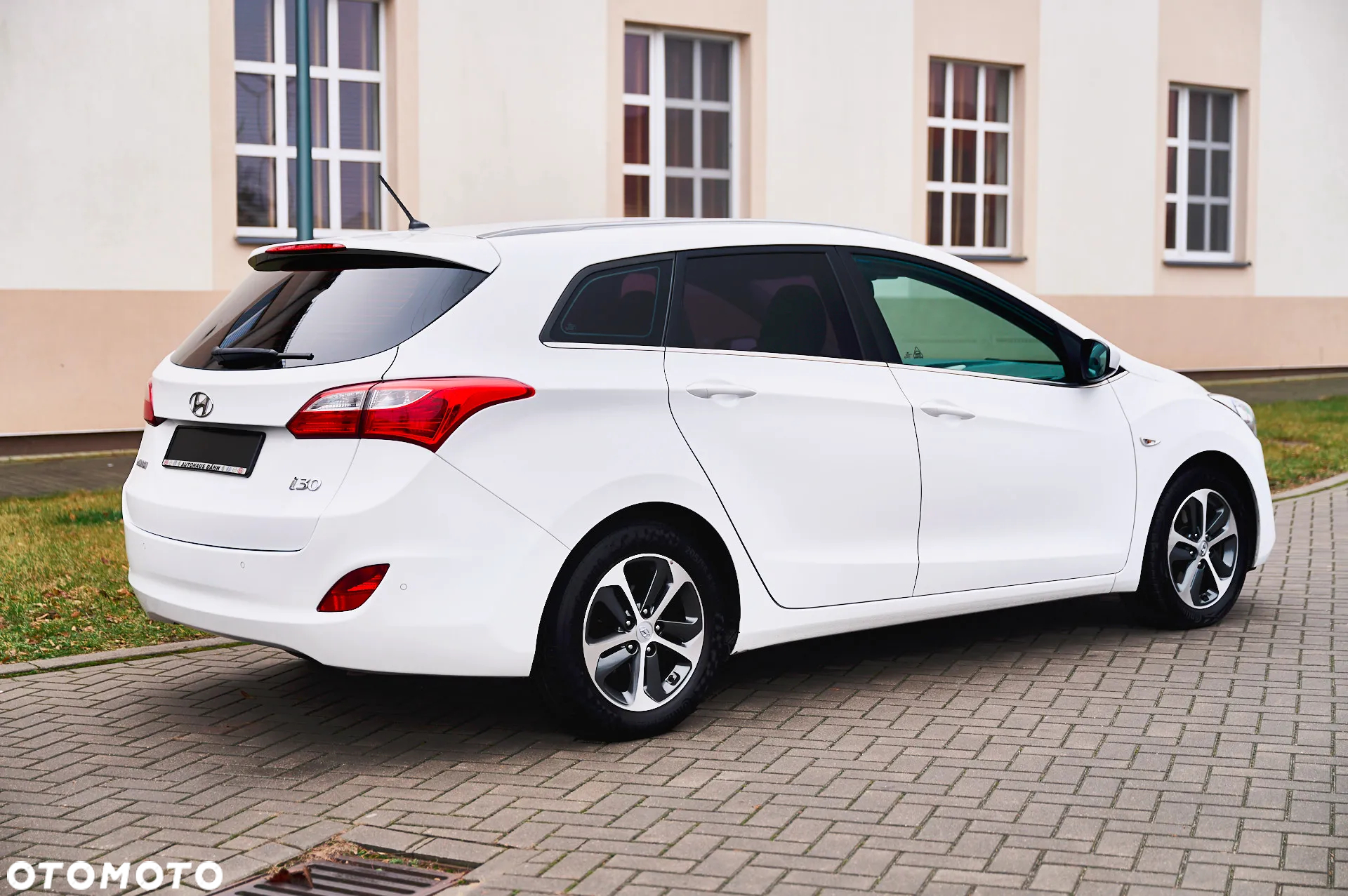 Hyundai i30 1.6 CRDi BlueDrive Comfort - 11