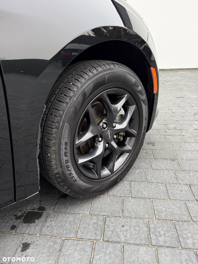 Chrysler Pacifica - 27