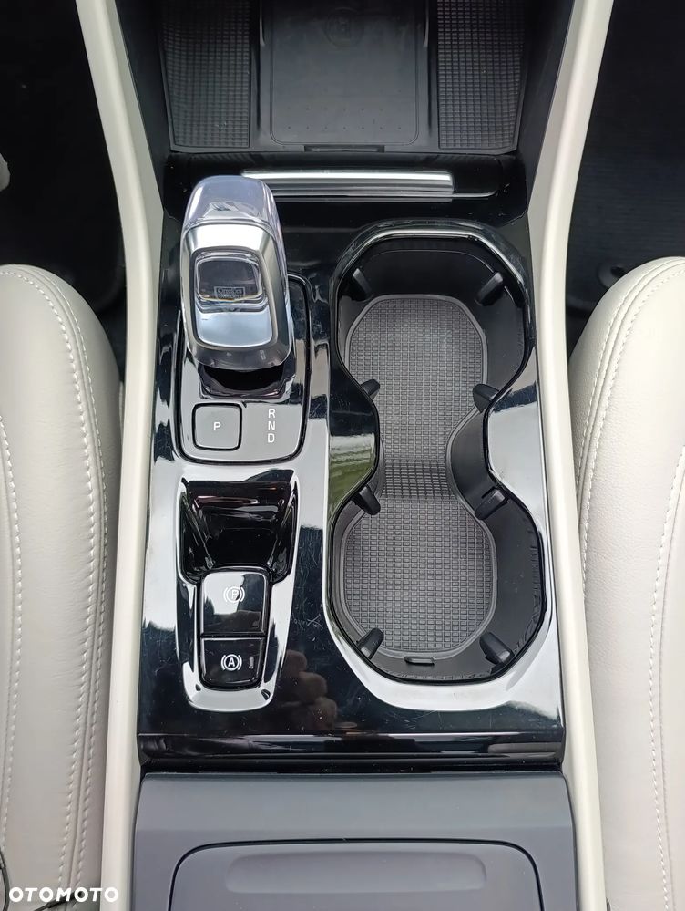 Volvo XC 40 B5 B AWD Ultimate Dark - 25