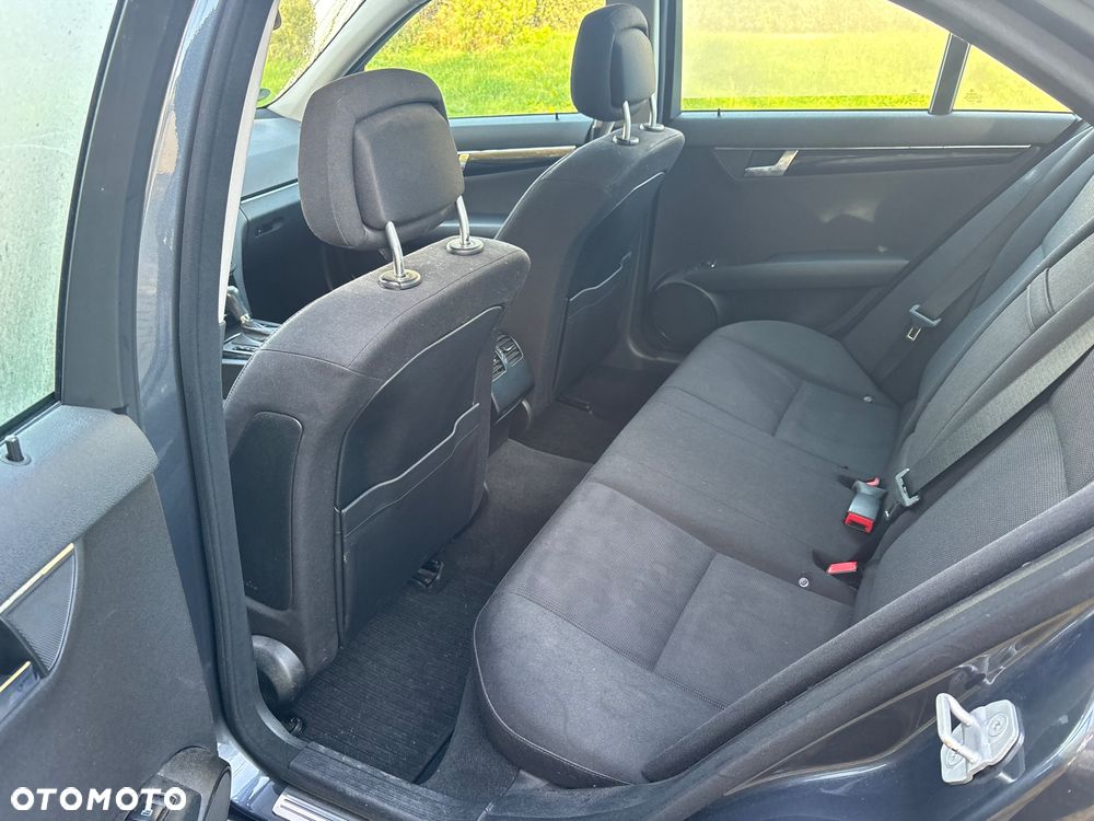 Mercedes-Benz Klasa C 180 T BlueEFFICIENCY 7G-TRONIC - 11