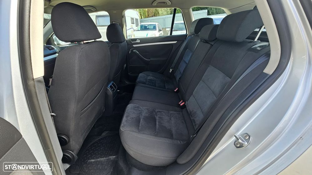 VW Golf Variant 1.6 TDi Highline - 22