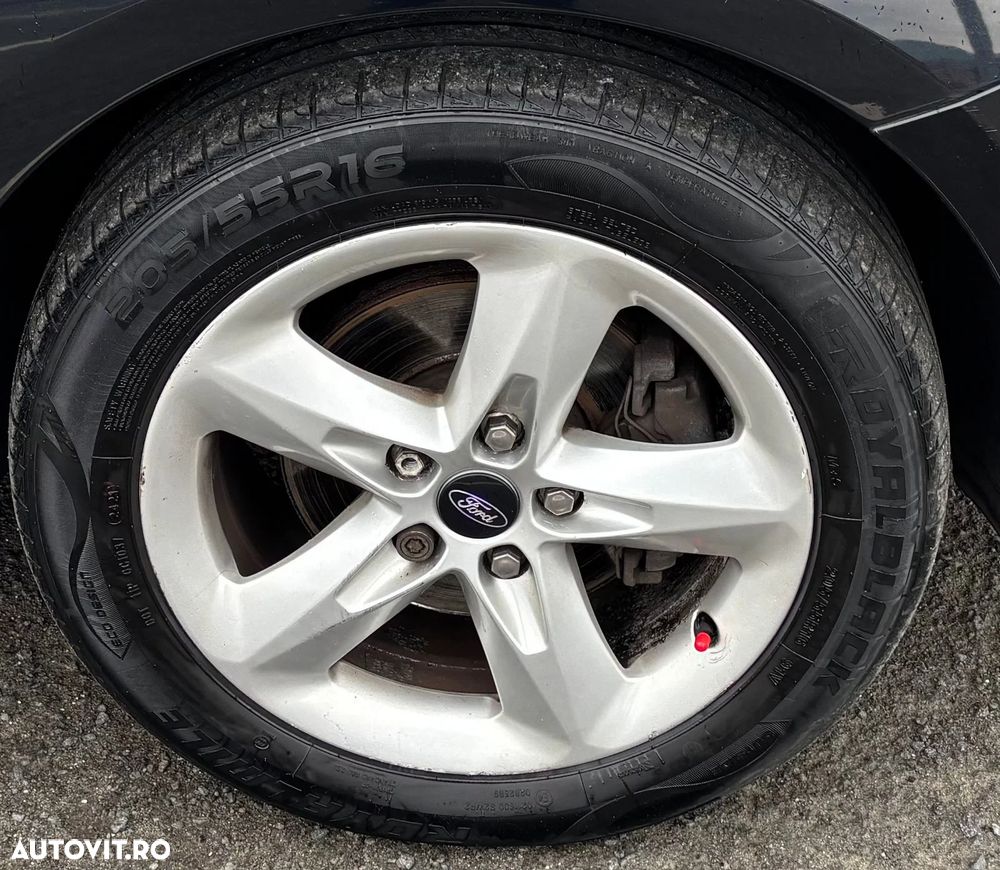 Ford Focus 1.6 16V Trend - 29