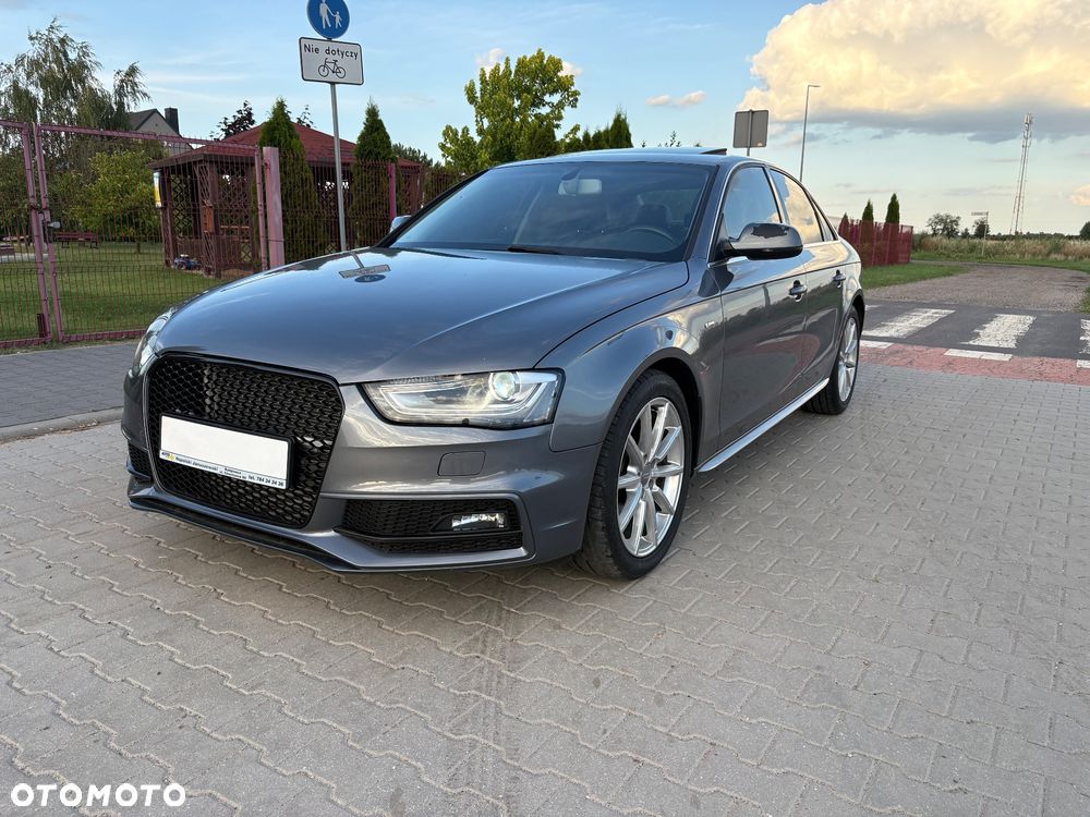 Audi A4 Limousine - 1
