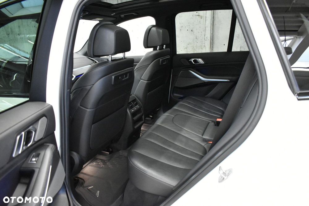 BMW X5 xDrive30d mHEV - 26