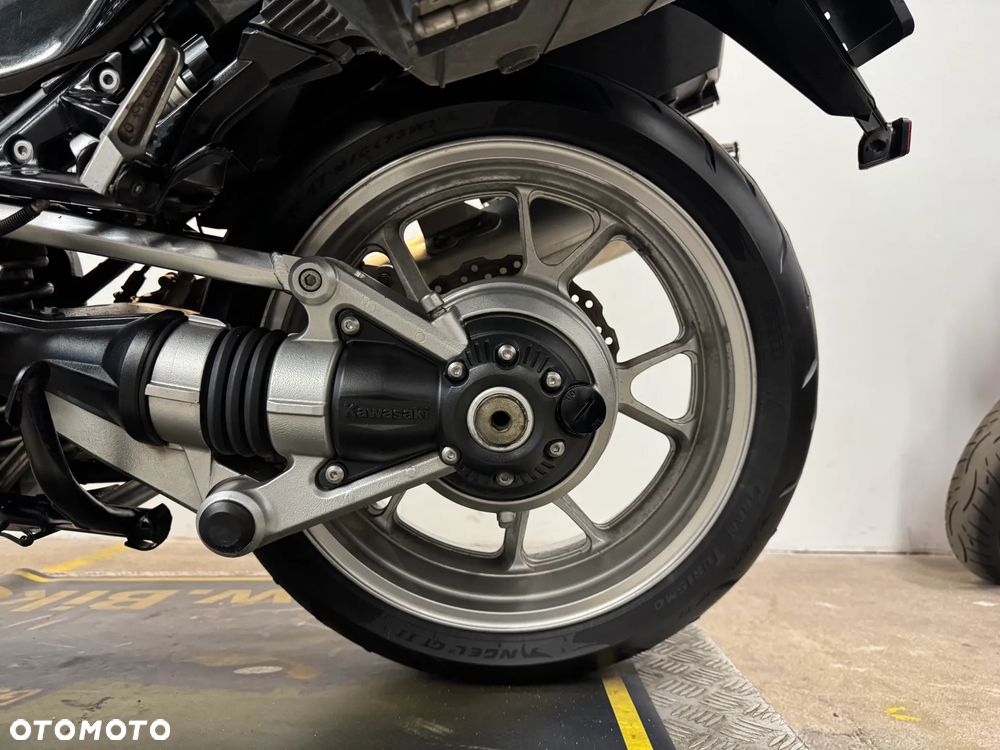 Kawasaki GTR - 24
