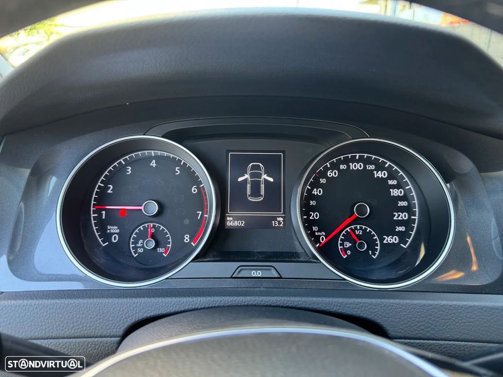 VW Golf 1.0 TSI Trendline Pack - 12