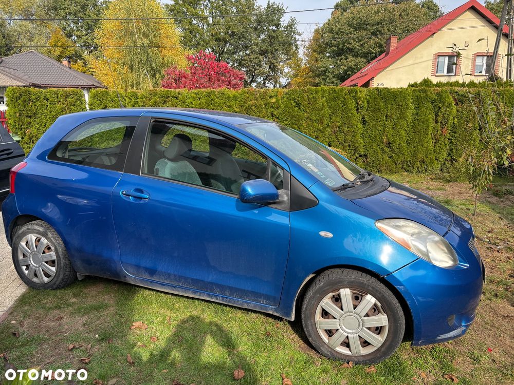 Toyota Yaris 2007 photo 2