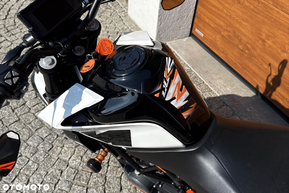 KTM Duke 125 - 26
