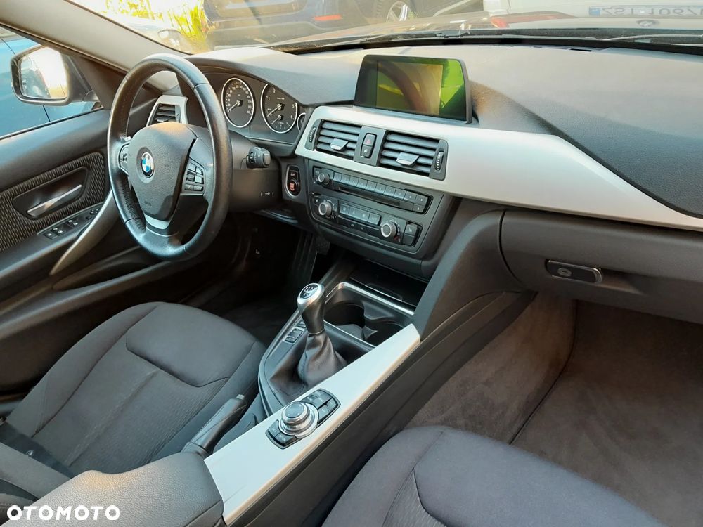 BMW Seria 3 320d - 13