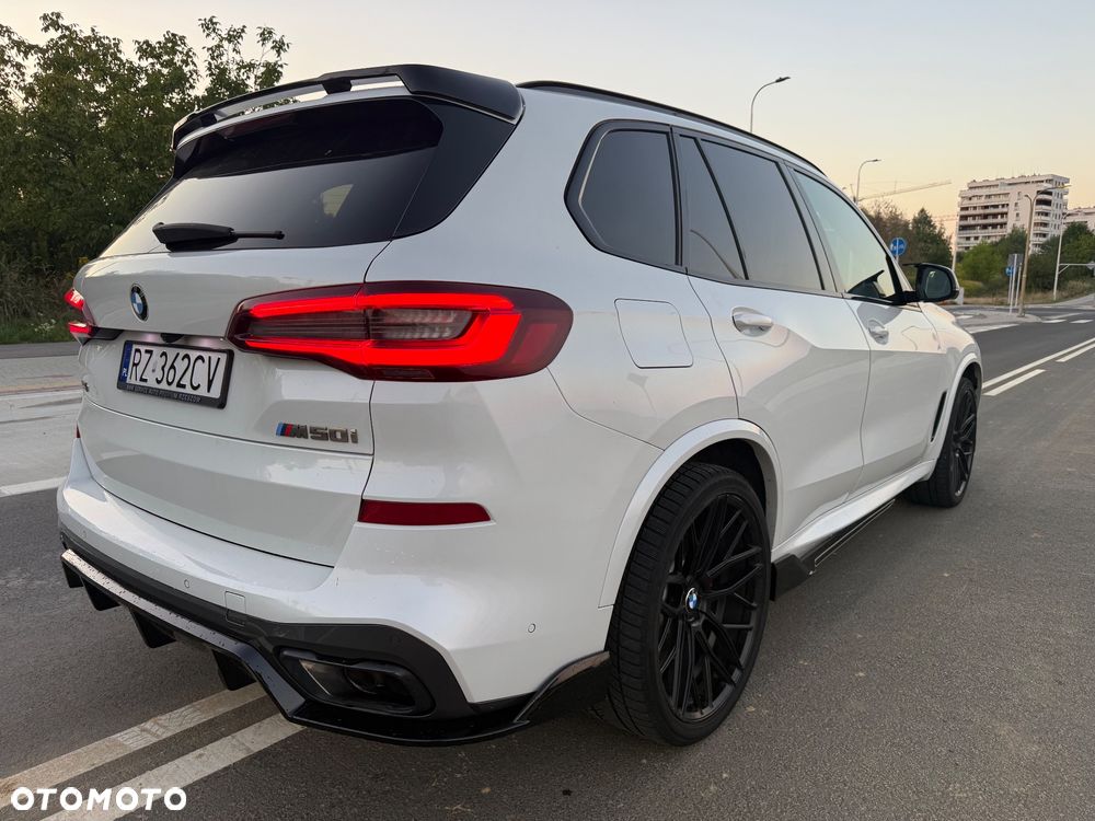BMW X5 M M50i - 4