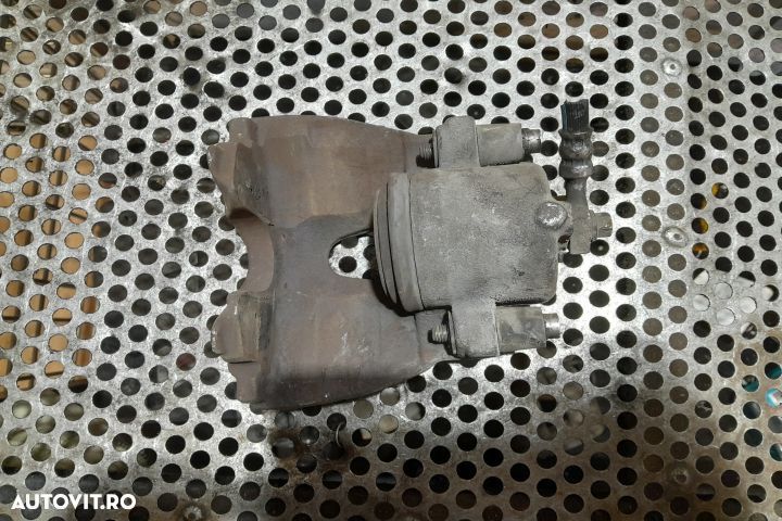 Etrier fata stanga Opel Zafira B [2005 - 2010] Minivan 5-usi 1.9 CDTI - 3