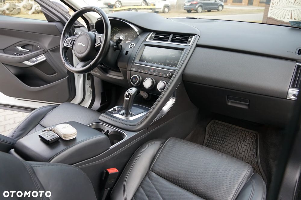 Jaguar E-Pace 2.0 i4D AWD HSE - 33