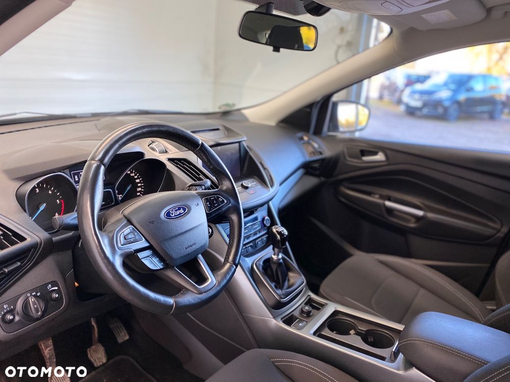 Ford Kuga 2.0 TDCi 2x4 Titanium - 10
