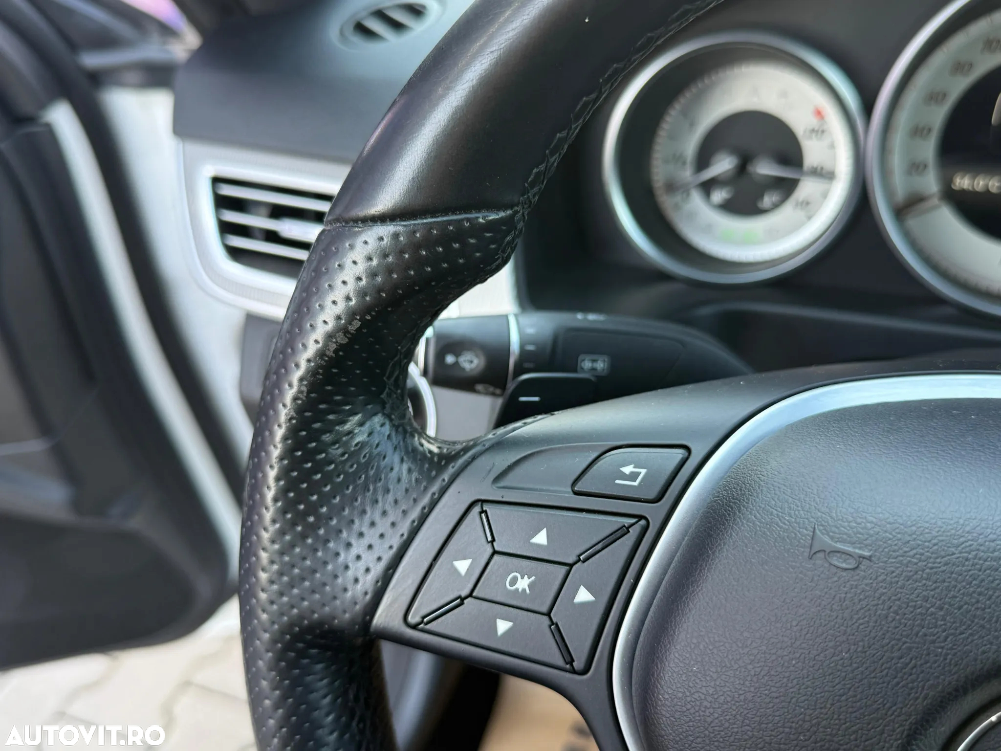Mercedes-Benz E - 25
