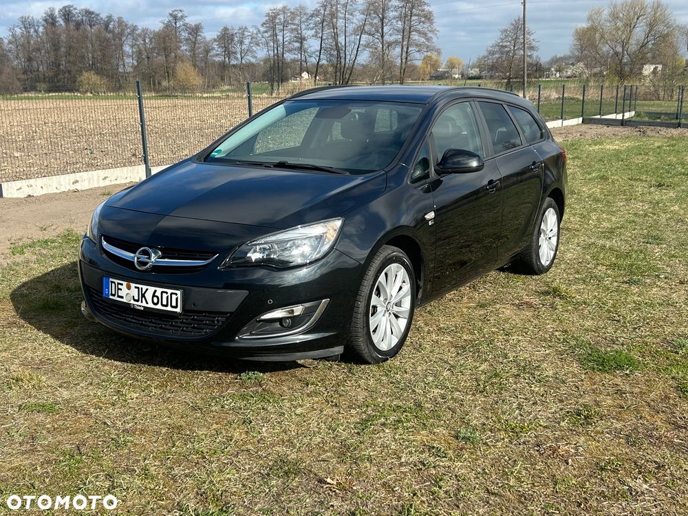 Opel Astra 1.4 Turbo 150 Jahre - 18