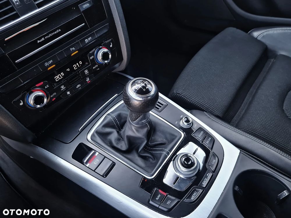Audi A4 Avant 2.0 TDI DPF clean diesel quattro S line Sportpaket - 11