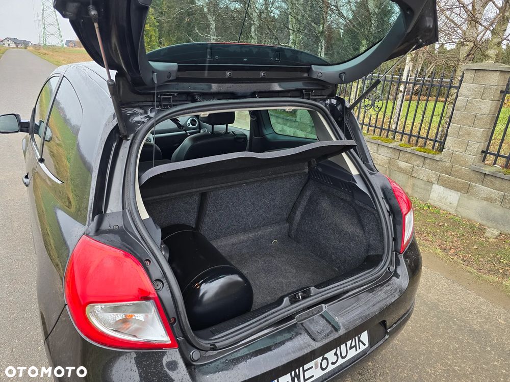 Renault Clio 1.6 16V 130 GT - 12