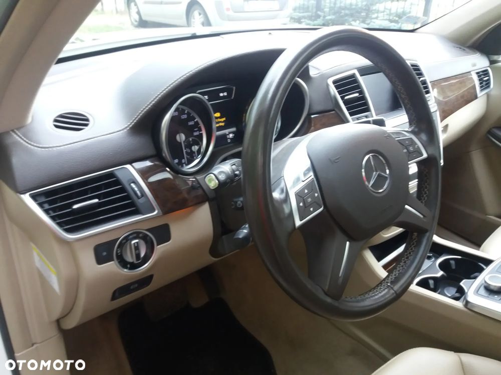 Mercedes-Benz GL 450 - 16