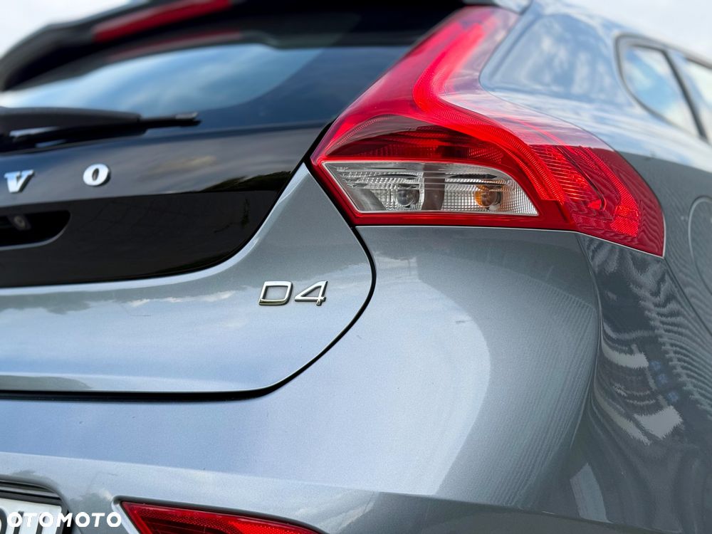Volvo V40 D4 Geartronic Momentum - 13