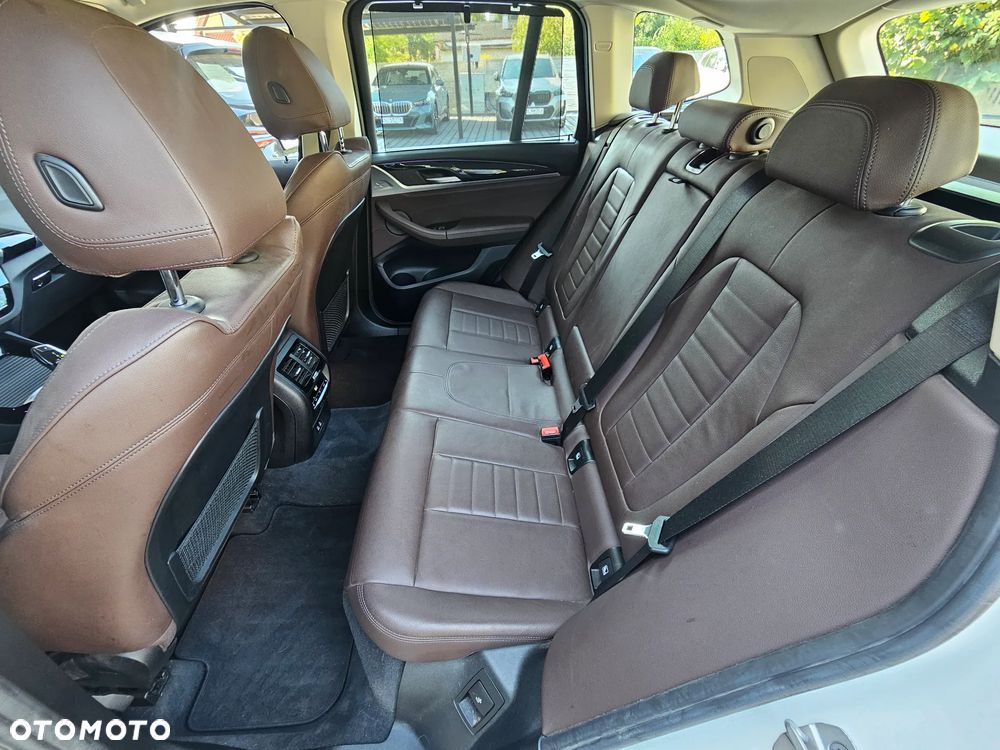 BMW X3 xDrive20d xLine - 13