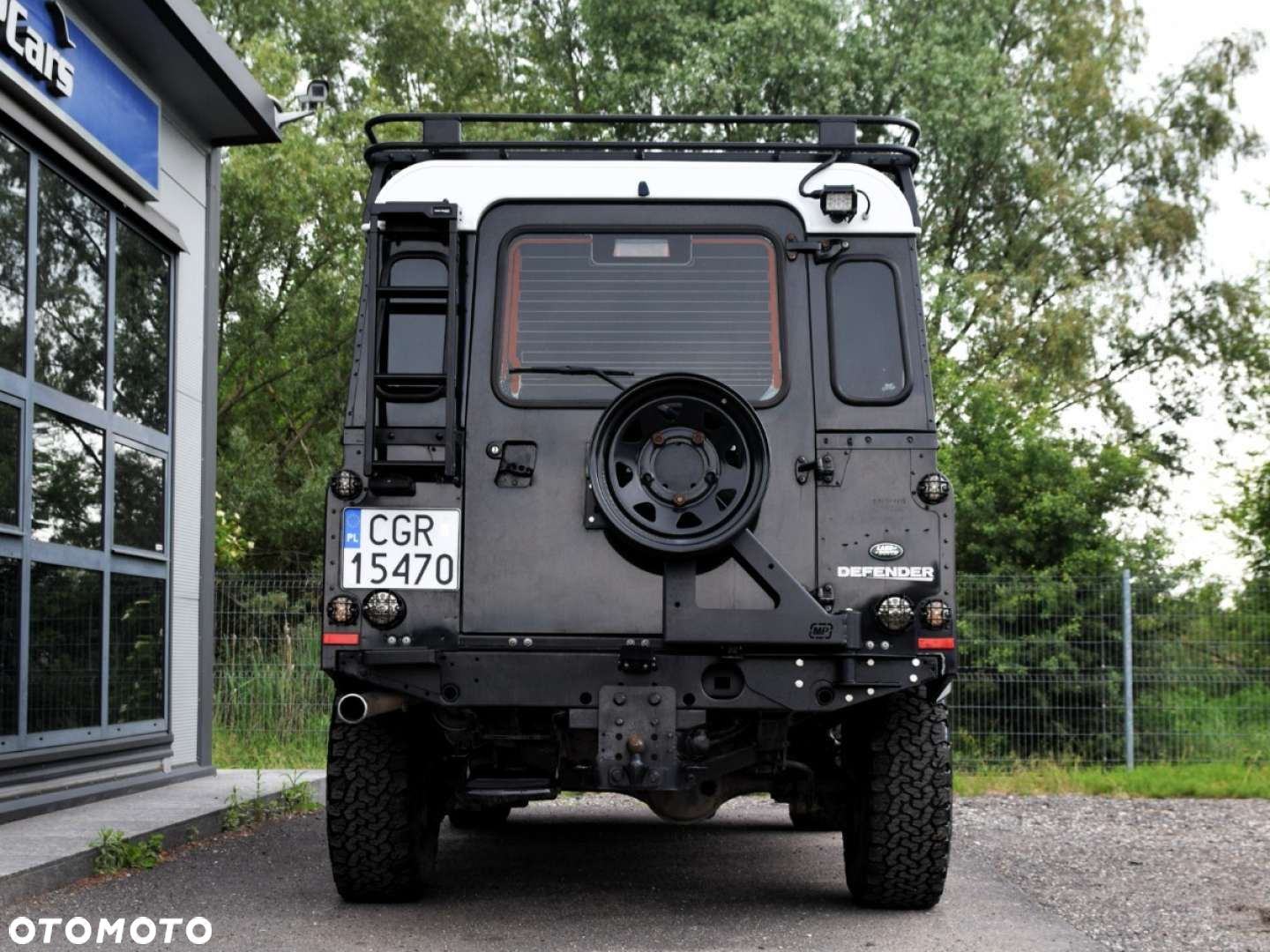 Land Rover Defender - 15