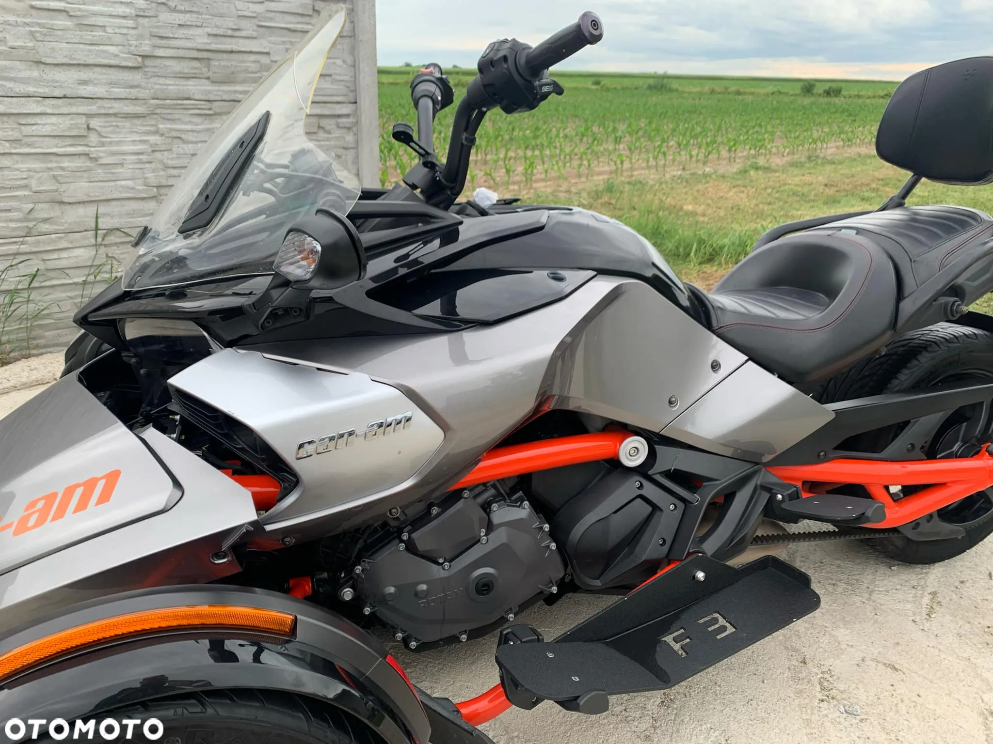 Can-Am Spyder - 15
