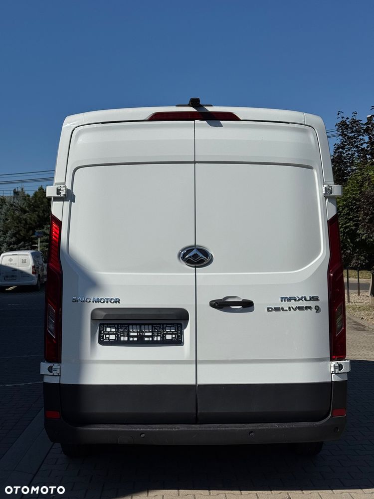 Maxus Deliver 9 - 8
