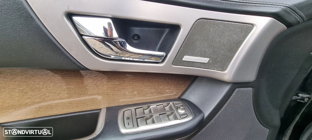 Jaguar XF 2.7 D V6 Premium Luxury - 9