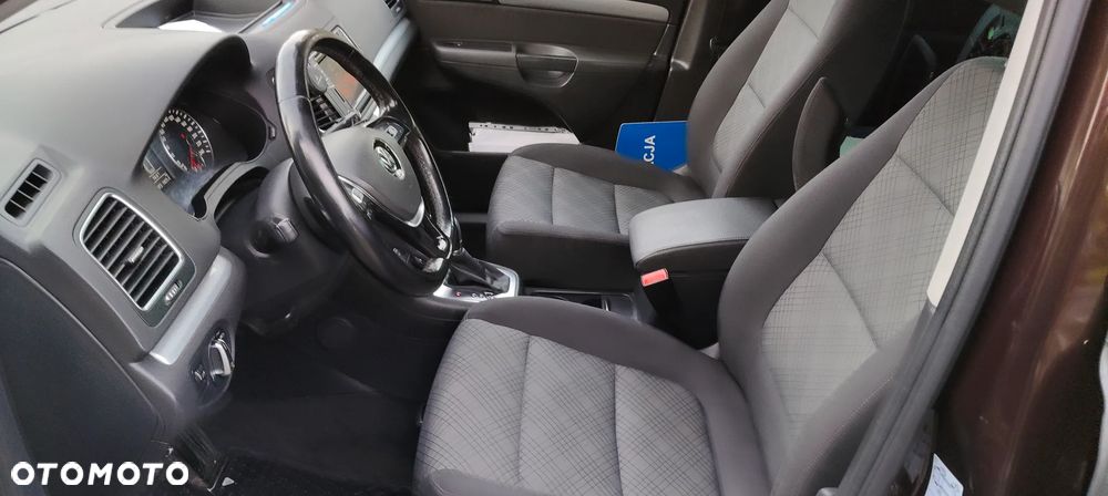 Volkswagen Touran - 37