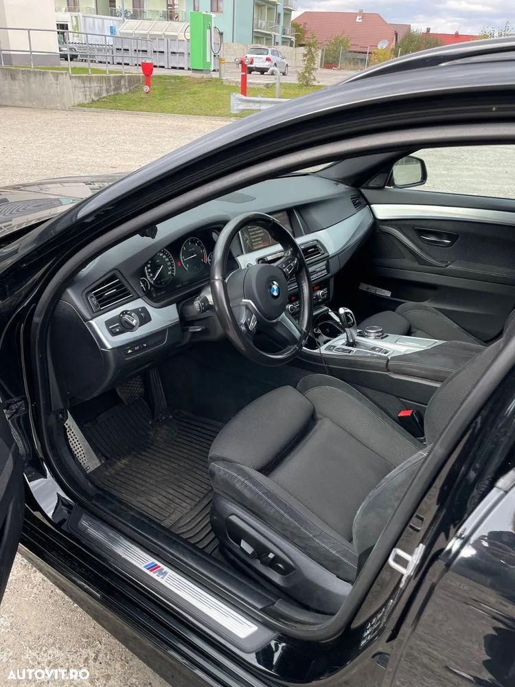 BMW Seria 5 520d xDrive AT - 12