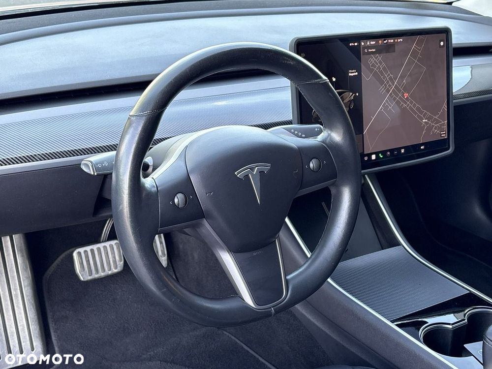 Tesla Model 3 - 25