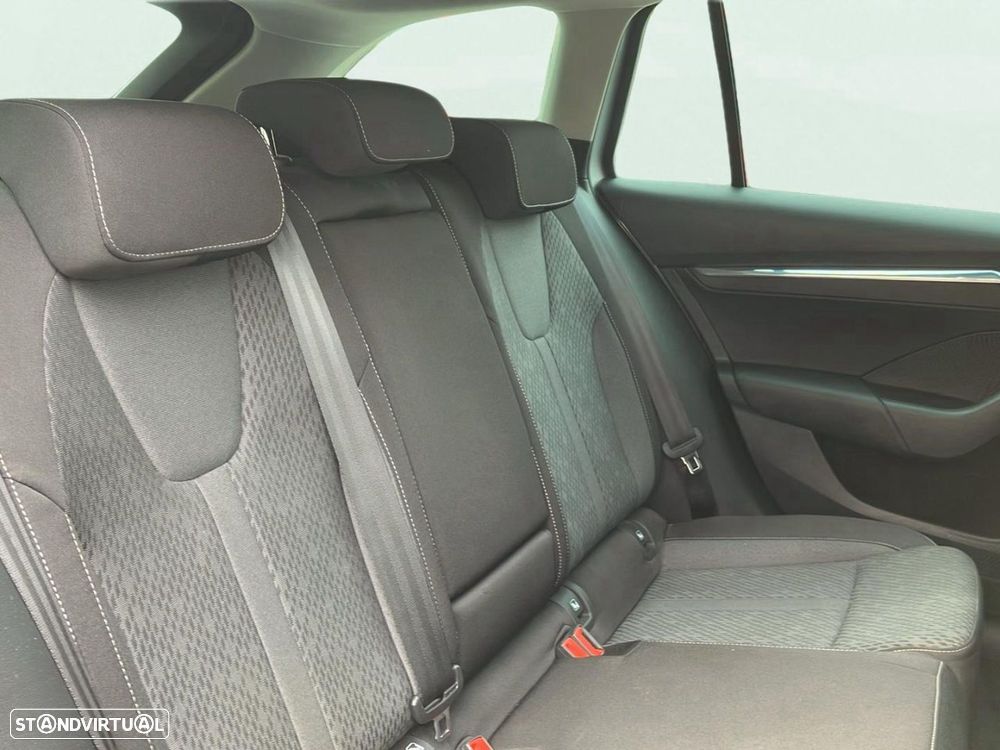 Skoda Octavia Break - 16