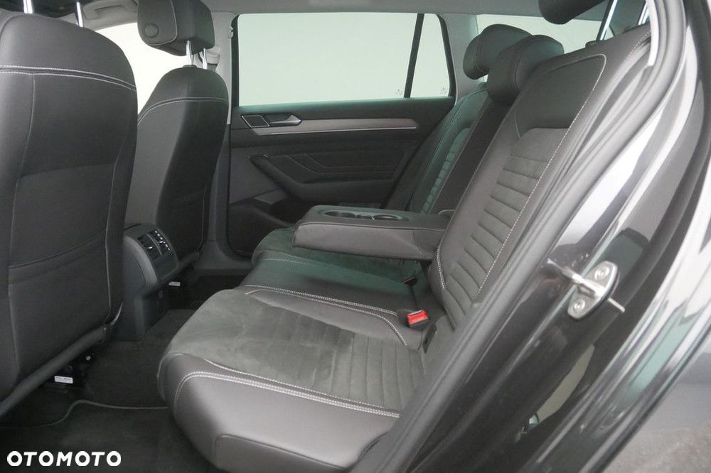 Volkswagen Passat Variant 2.0 TSI Elegance DSG - 15