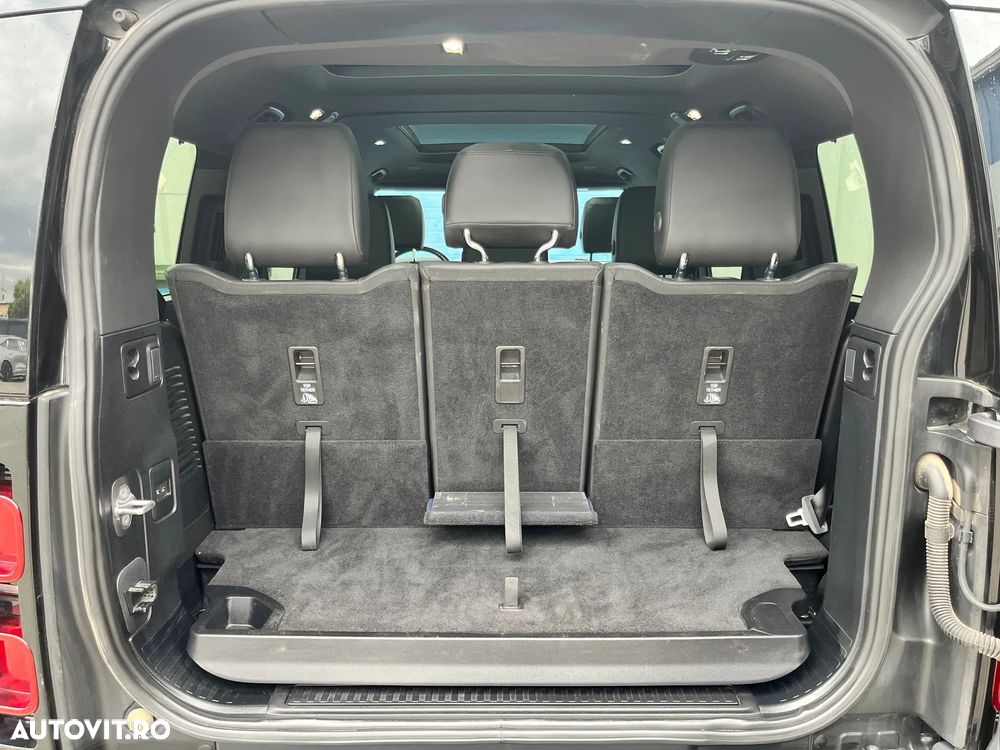 Land Rover Defender - 35