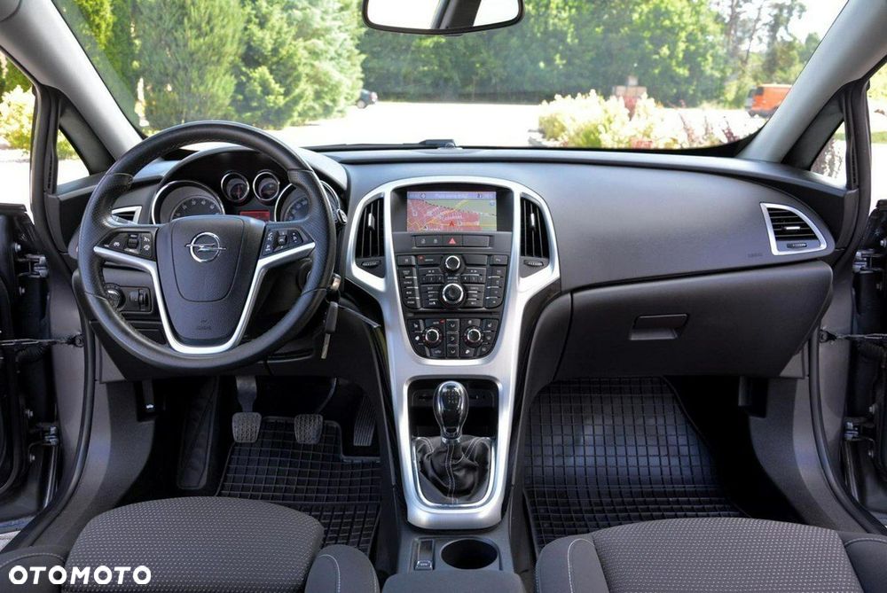 Opel Astra GTC 1.4 Turbo Innovation - 24