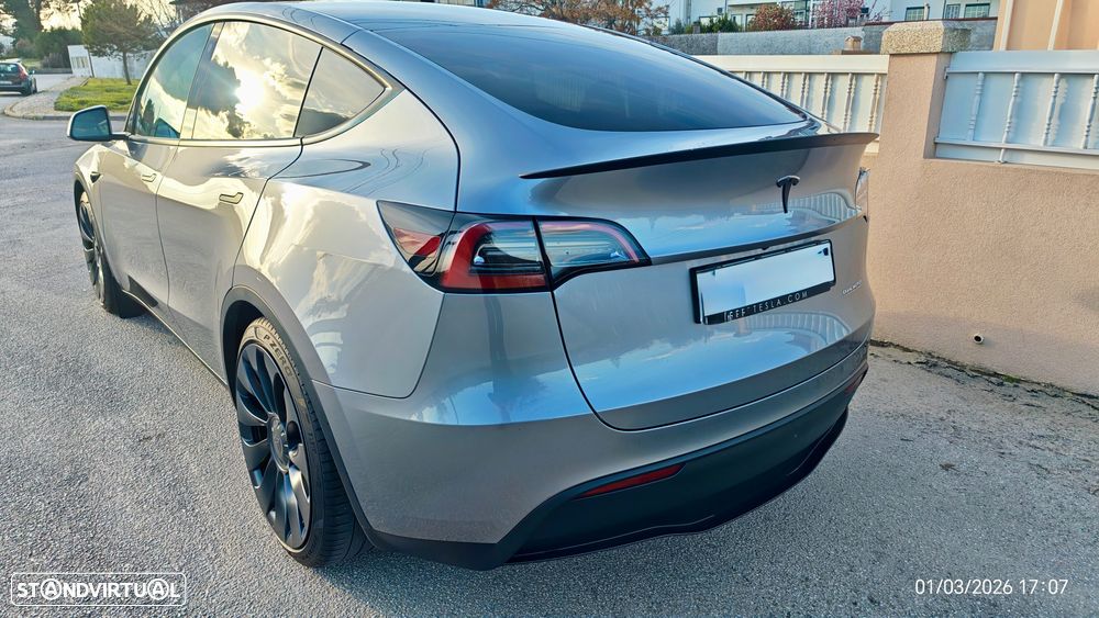 Tesla Model Y Performance Tração Integral - 22