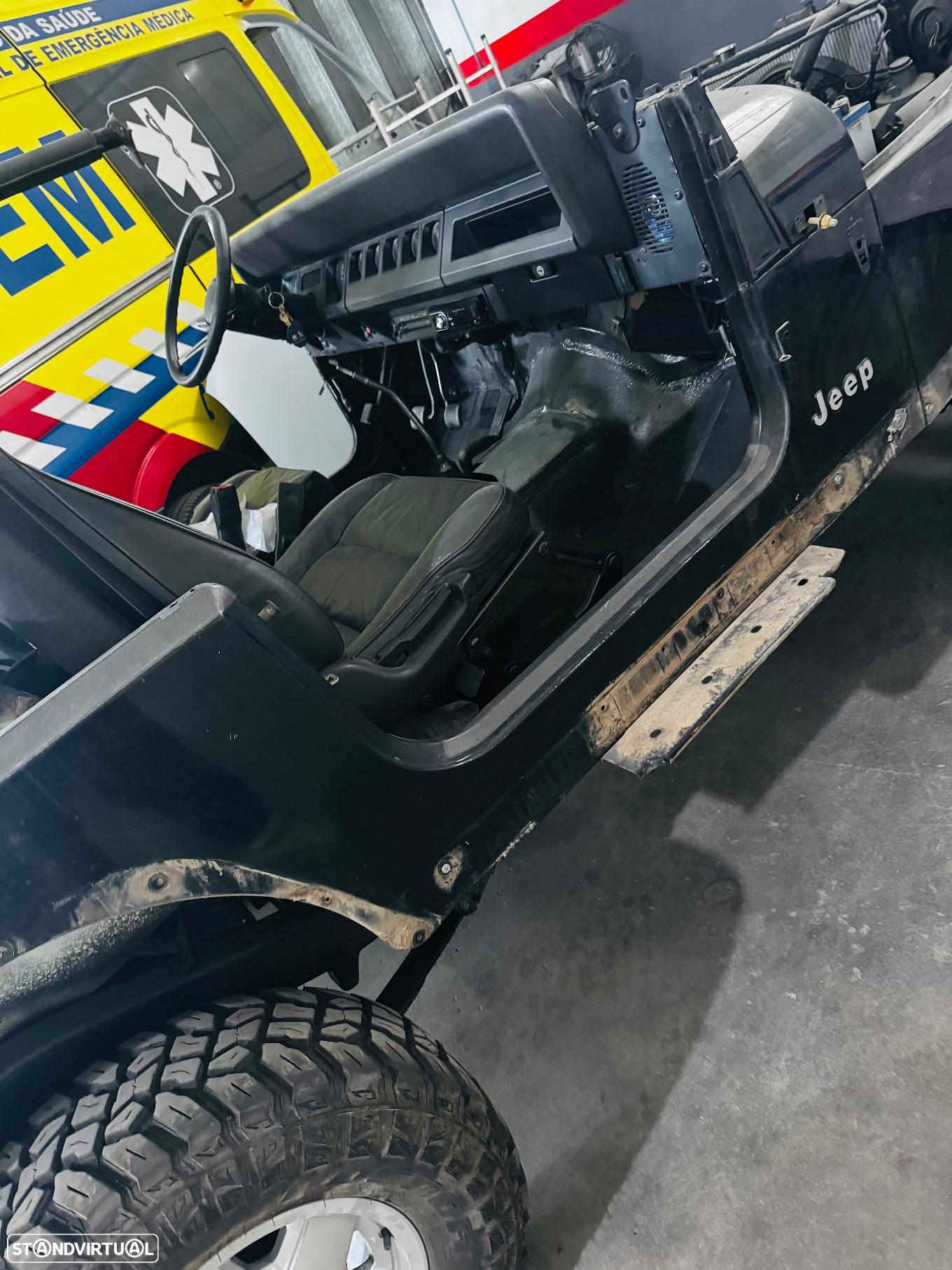 Jeep Wrangler 4.0 Sport - 16