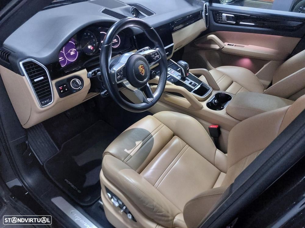 Porsche Cayenne Coupé E-Hybrid - 11