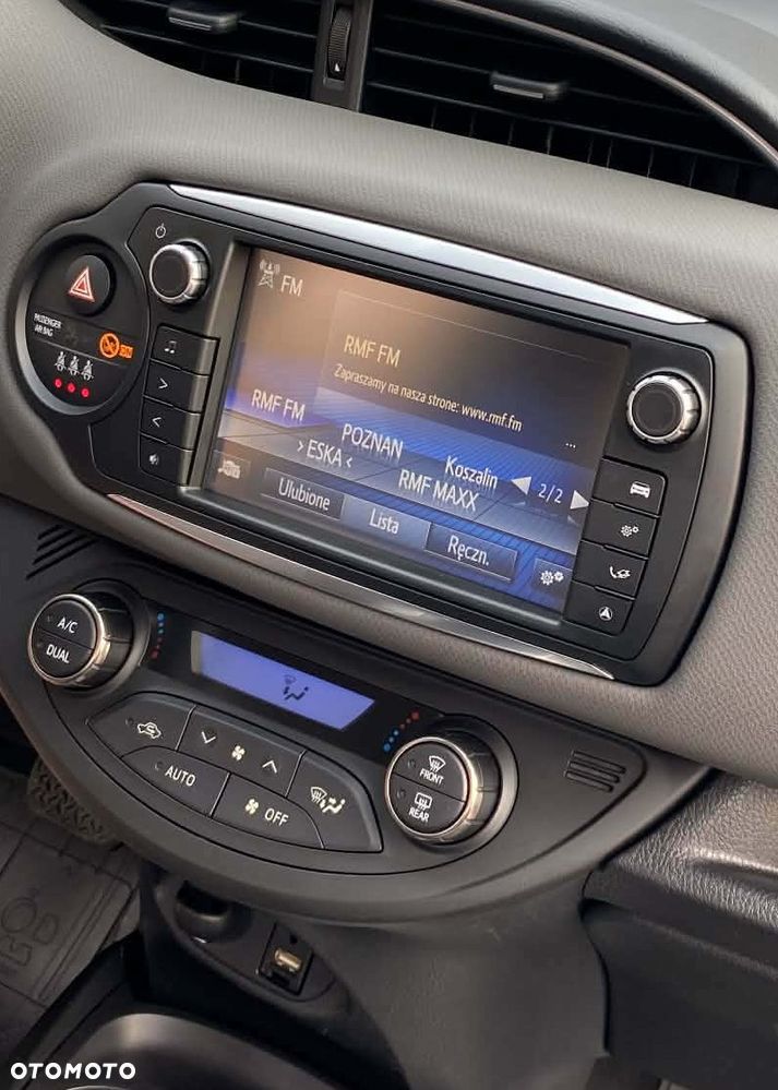 Toyota Yaris Hybrid 100 Life - 9