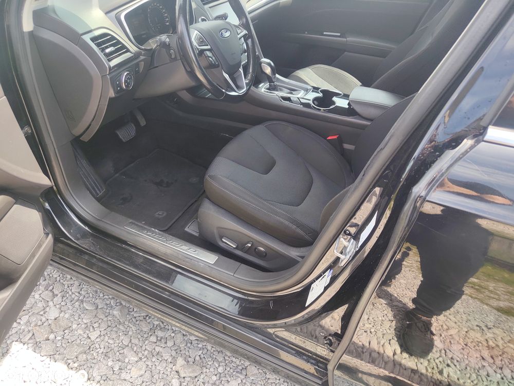 Ford Mondeo - 32