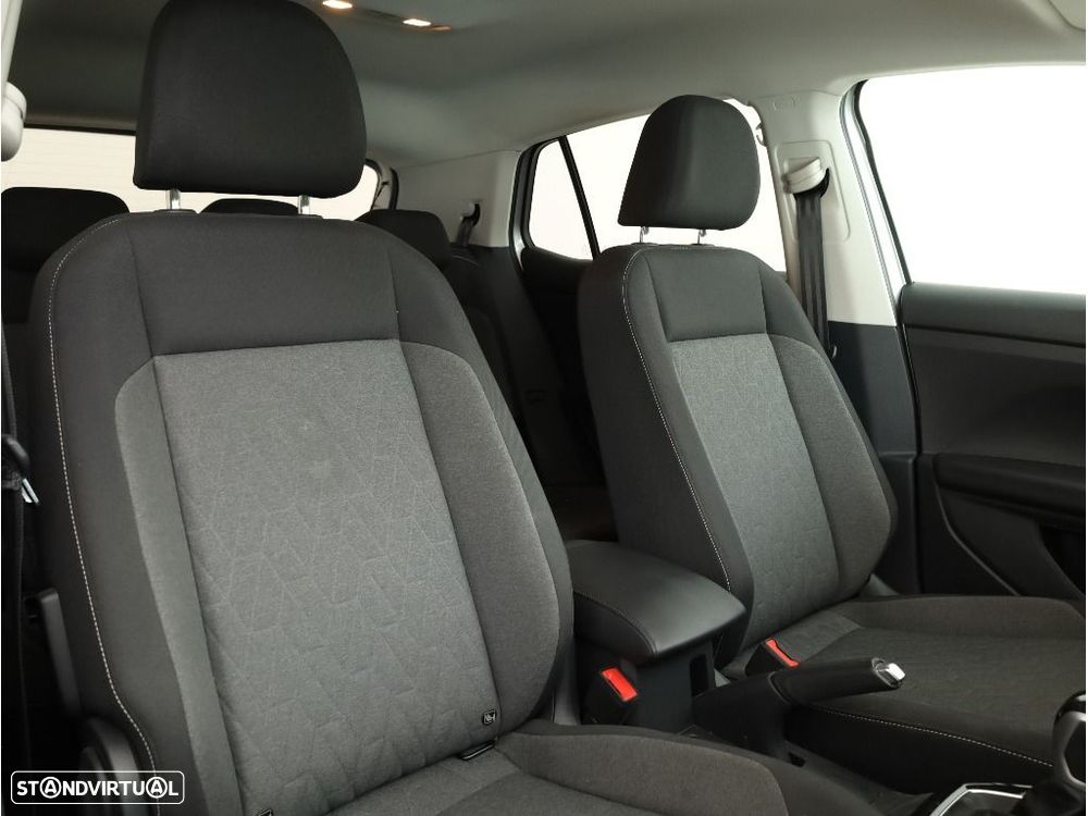 VW T-Cross 1.0 TSI Urban DSG - 16