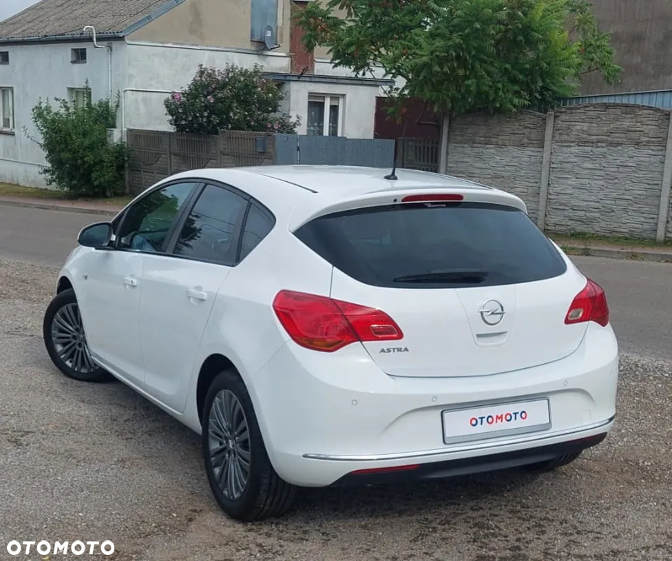 Opel Astra 1.4 Turbo Design Edition - 4
