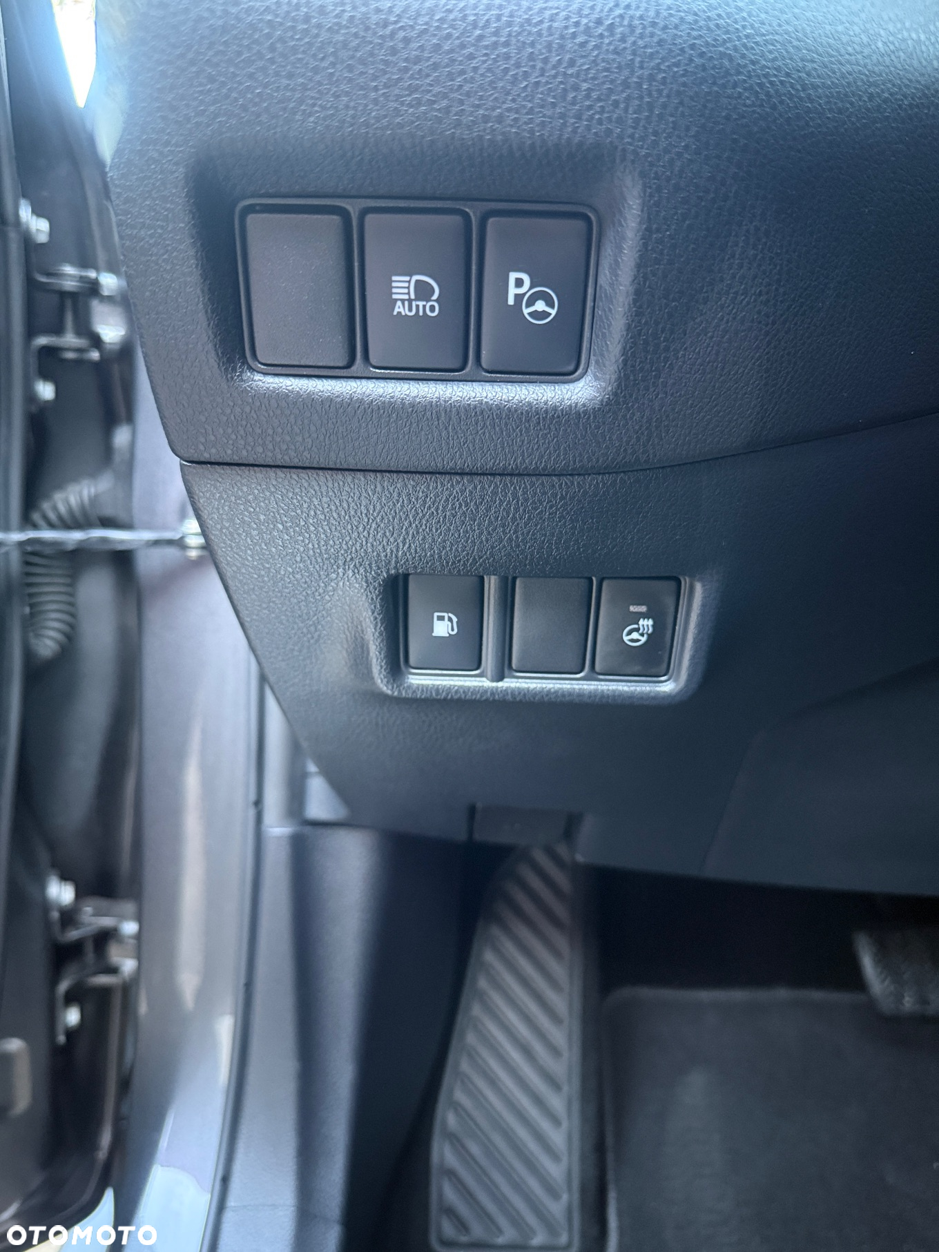 Toyota C-HR Hybrid Style Selection - 21
