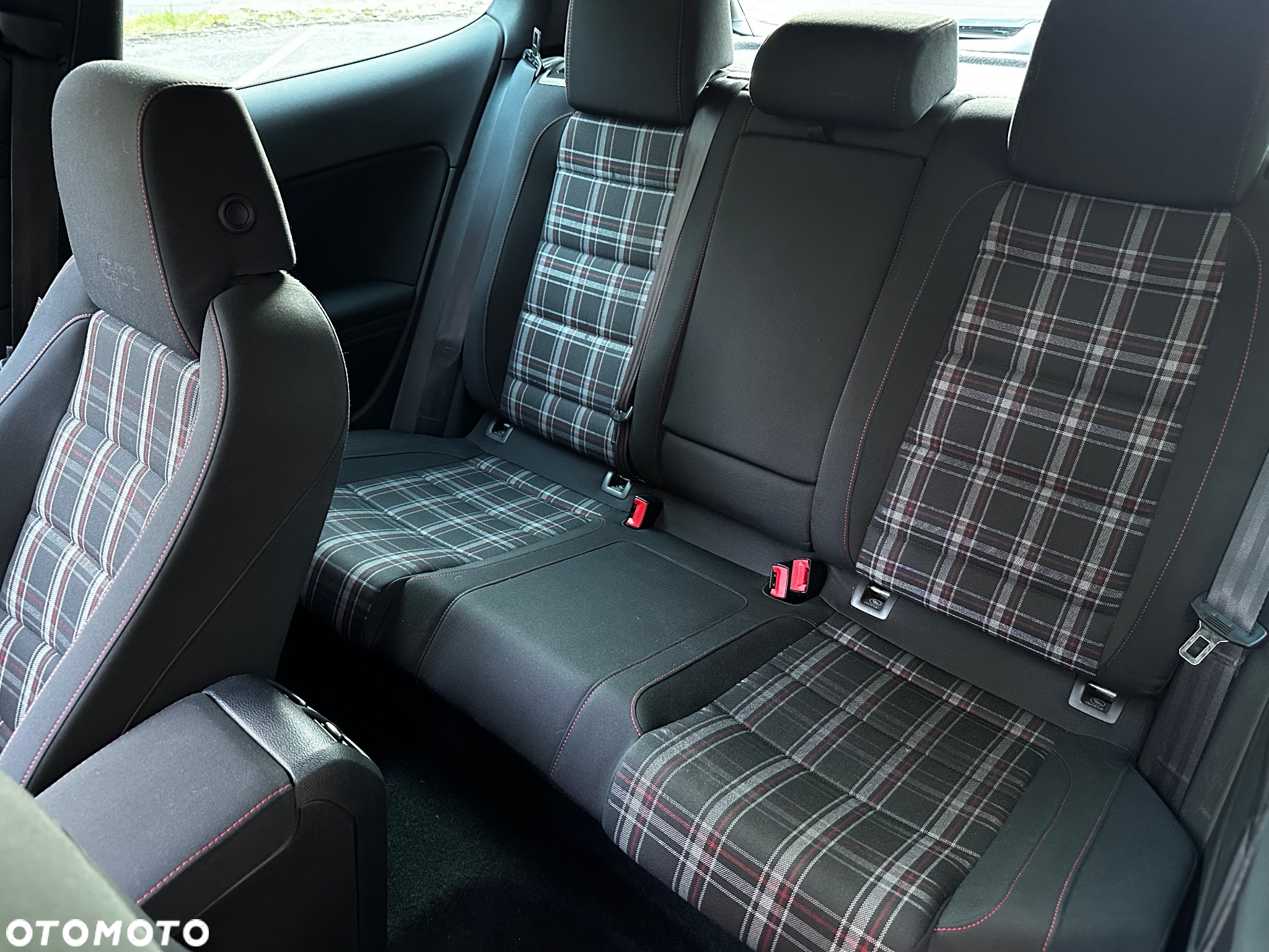 Volkswagen Golf - 28
