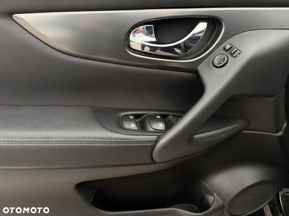 Nissan Qashqai 1.3 DIG-T N-Connecta DCT - 12