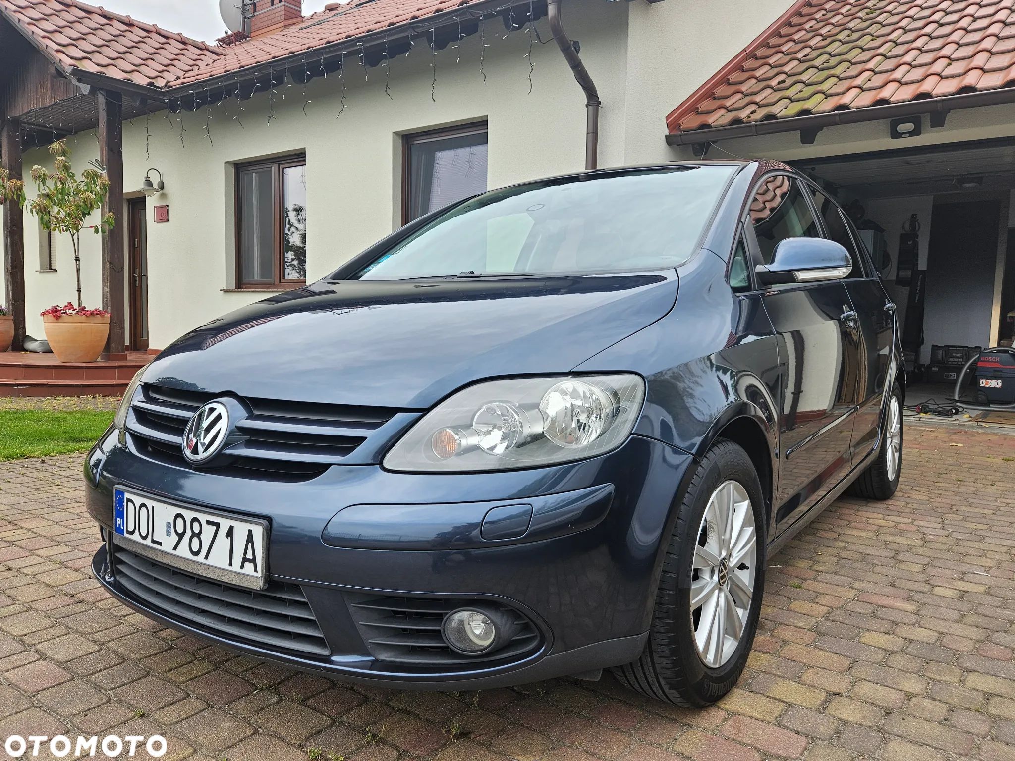 Volkswagen Golf Plus 1.9 TDI DPF DSG Tour - 1