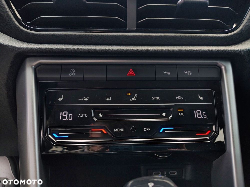 Volkswagen T-Roc - 17