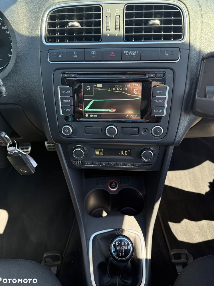Volkswagen Polo 1.4 16V Highline - 24