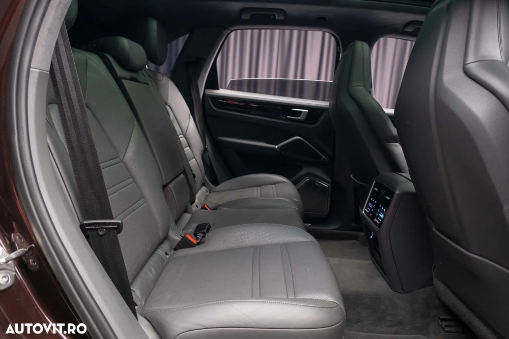 Porsche Cayenne S - 41